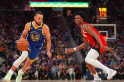 开云体育登录-传奇时刻！勇士主场大破火箭库里再次破三分纪录的简单介绍