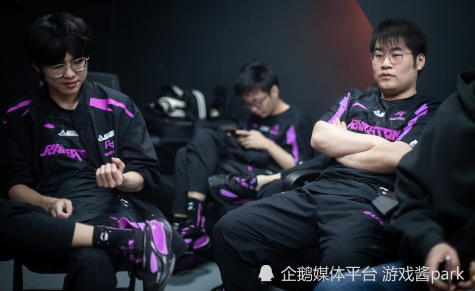 100T鏖战IG,Xiaohu完成帽子戏法的简单介绍 100T鏖战IG,Xiaohu完成帽子戏法的简单介绍